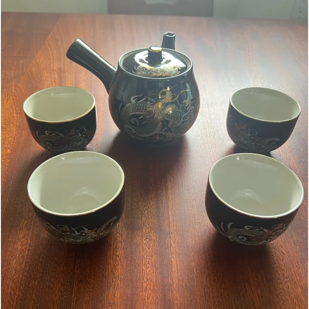 Japanese 7 piece tea set with 5 cups and a tea pot in gold dragon pattern